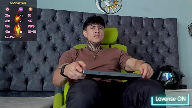 Snapshot of Jeins_carter chatting on 23, 12, 2024 Jeins carter online show from 23, 12, 2024