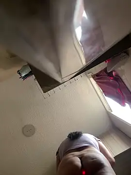 Snapshot of Kym_Owens chatting on 4, 3, 2025 Kym Owens online show from 4, 3, 2025