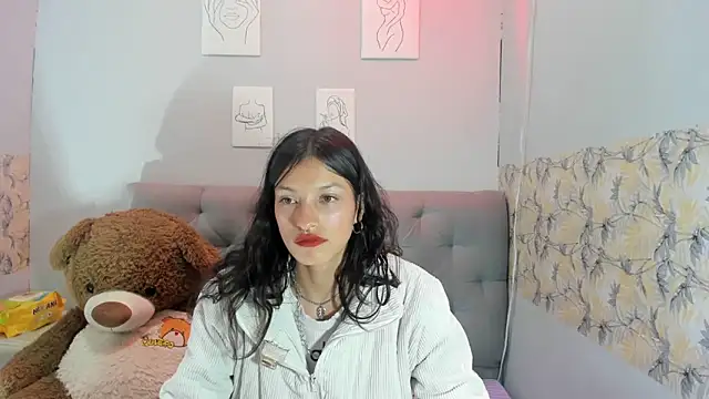 Snapshot of Emma-Wilson chatting on 14, 1, 2025 Emma-Wilson online show from 14, 1, 2025