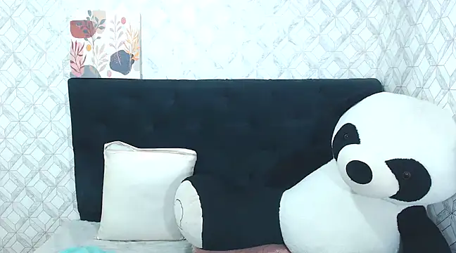 Snapshot of Emma-Wilson chatting on 6, 2, 2025 Emma-Wilson online show from 6, 2, 2025