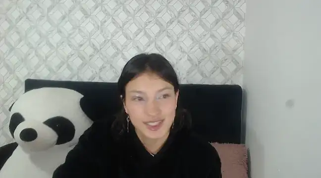 Snapshot of Emma-Wilson chatting on 28, 2, 2025 Emma-Wilson online show from 28, 2, 2025