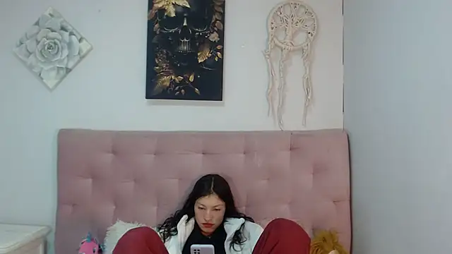 Snapshot of Emma-Wilson chatting on 18, 3, 2025 Emma-Wilson online show from 18, 3, 2025