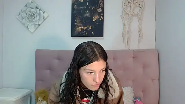 Snapshot of Emma-Wilson chatting on 19, 3, 2025 Emma-Wilson online show from 19, 3, 2025