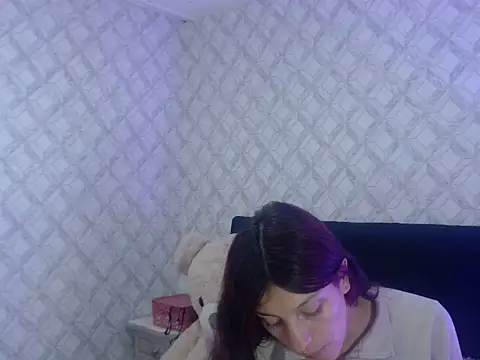 Snapshot of Emma-Wilson chatting on 15, 10, 2025 Emma-Wilson online show from 15, 10, 2025