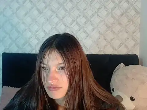 Snapshot of Emma-Wilson chatting on 26, 11, 2025 Emma-Wilson online show from 26, 11, 2025