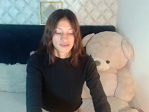 Snapshot of Emma-Wilson chatting on 19, 12, 2025 Emma-Wilson online show from 19, 12, 2025