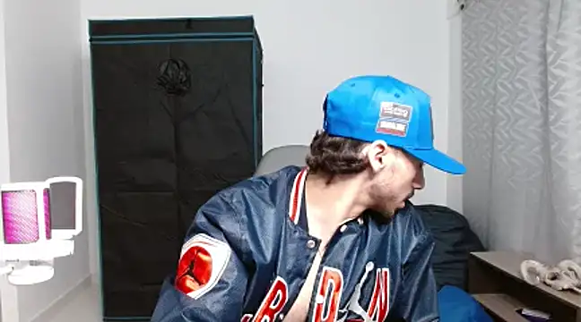 Snapshot of David_Brown18 chatting on 4, 12, 2024 David Brown18 online show from 4, 12, 2024