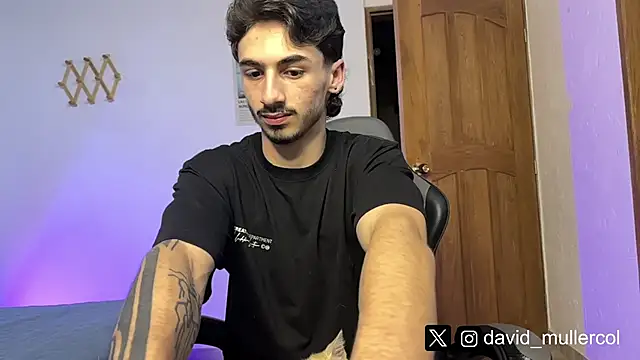 Snapshot of David_Brown18 chatting on 21, 2, 2025 David Brown18 online show from 21, 2, 2025