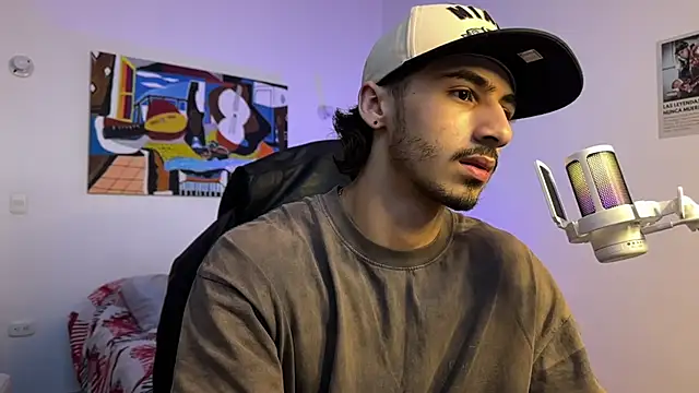 Snapshot of David_Brown18 chatting on 7, 3, 2025 David Brown18 online show from 7, 3, 2025