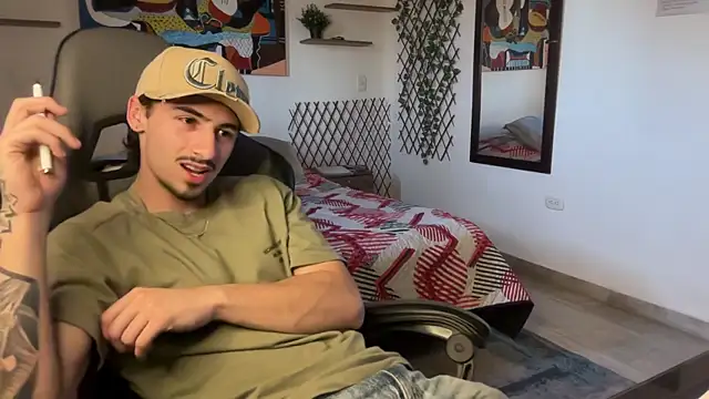 Snapshot of David_Brown18 chatting on 14, 12, 2025 David Brown18 online show from 14, 12, 2025