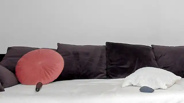 Deliciouslips online show from 10, 3, 2025