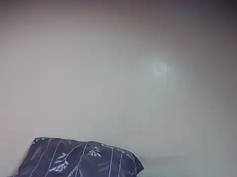 Snapshot of Creamy_candy17 chatting on 8, 11, 2025 Creamy candy17 online show from 8, 11, 2025