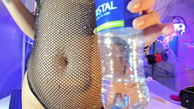 Snapshot of Ninakravis chatting on 4, 10, 2025 Ninakravis online show from 4, 10, 2025