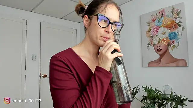 cuddlingbunny online show from 12, 6, 2026