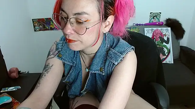 Snapshot of natasha_laulau chatting on 10, 11, 2025 natasha laulau online show from 10, 11, 2025