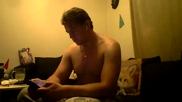 Snapshot of Teddan82 chatting on 2, 2, 2025 Teddan82 online show from 2, 2, 2025