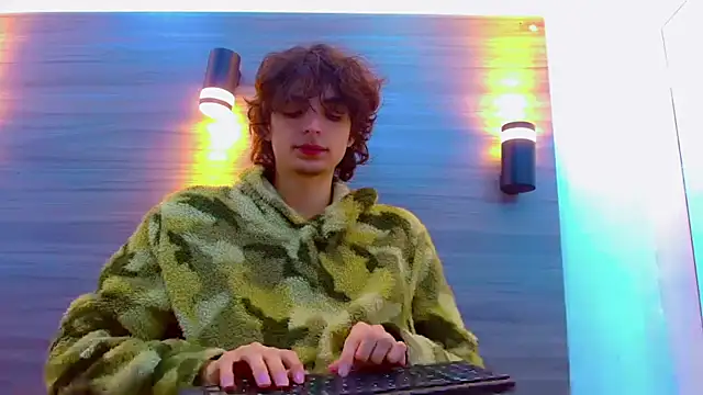 Sr BonnyEthan online show from 13, 4, 2026