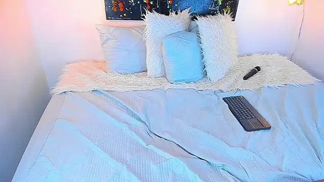 Snapshot of cloe_bridgee chatting on 22, 12, 2024 cloe bridgee online show from 22, 12, 2024