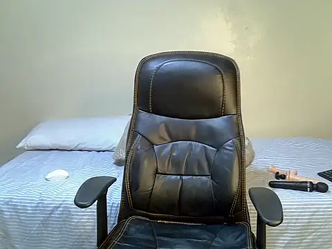 Snapshot of QueenJelly_Sexy chatting on 6, 11, 2025 QueenJelly Sexy online show from 6, 11, 2025