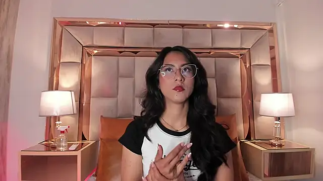 DaraBeckett online show from 18, 1, 2025