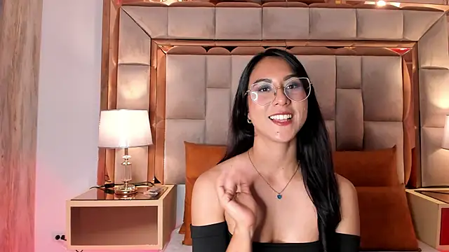 DaraBeckett online show from 7, 2, 2025