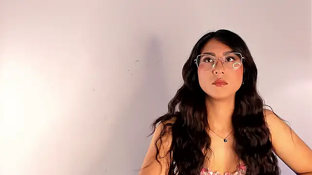 DaraBeckett online show from 7, 3, 2025