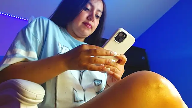 Snapshot of Isa-Jones chatting on 5, 12, 2025 Isa-Jones online show from 5, 12, 2025