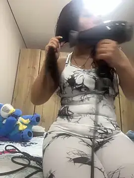 Snapshot of Isa-Jones chatting on 14, 12, 2025 Isa-Jones online show from 14, 12, 2025