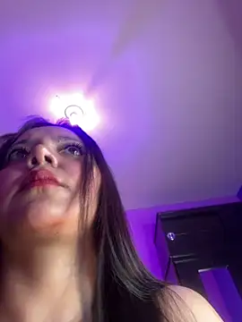 Snapshot of Isa-Jones chatting on 17, 12, 2025 Isa-Jones online show from 17, 12, 2025