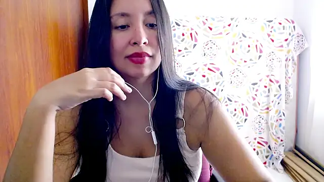emely sexx20 online show from 2, 3, 2025