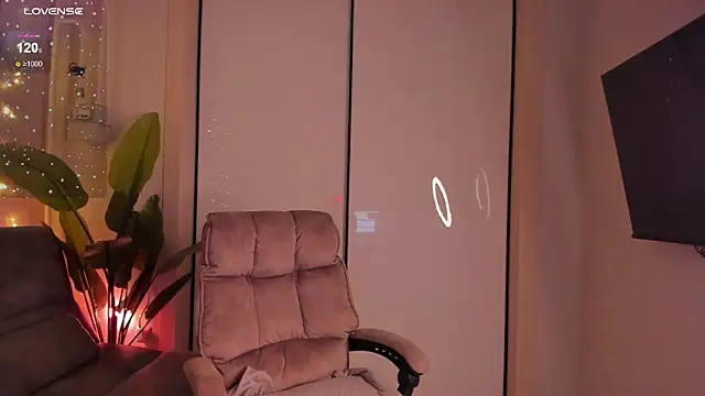 Snapshot of helen_ramsay chatting on 6, 1, 2025 helen ramsay online show from 6, 1, 2025