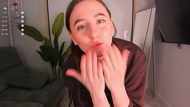 Snapshot of helen_ramsay chatting on 3, 10, 2025 helen ramsay online show from 3, 10, 2025