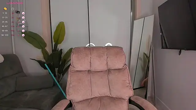 Snapshot of helen_ramsay chatting on 14, 10, 2025 helen ramsay online show from 14, 10, 2025