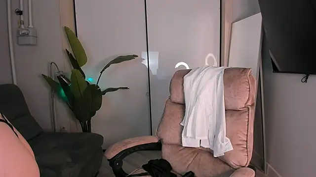 Snapshot of helen_ramsay chatting on 30, 11, 2025 helen ramsay online show from 30, 11, 2025