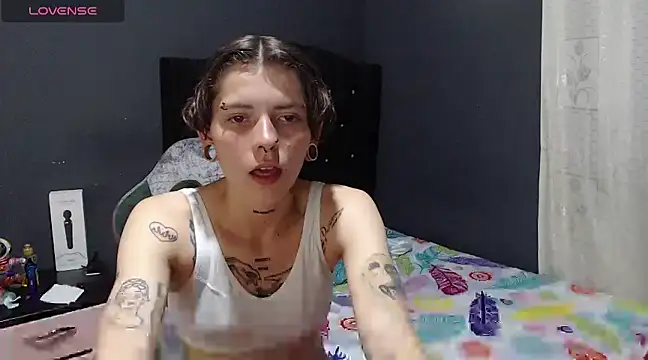 Snapshot of pretty_cristal69 chatting on 4, 12, 2024 pretty cristal69 online show from 4, 12, 2024