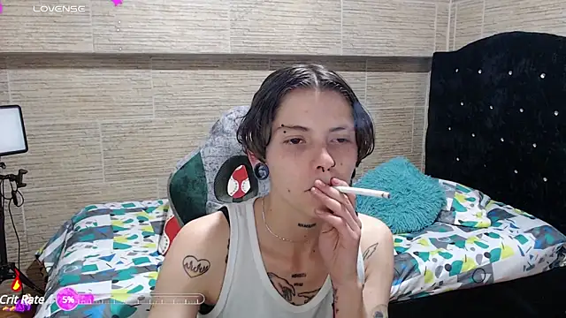 Snapshot of pretty_cristal69 chatting on 18, 12, 2024 pretty cristal69 online show from 18, 12, 2024