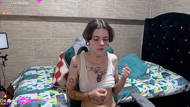 Snapshot of pretty_cristal69 chatting on 18, 12, 2024 pretty cristal69 online show from 18, 12, 2024