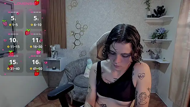 Snapshot of pretty_cristal69 chatting on 13, 9, 2025 pretty cristal69 online show from 13, 9, 2025