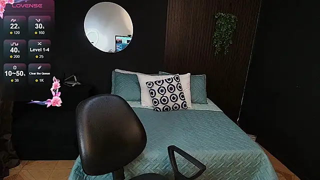 Snapshot of pretty_cristal69 chatting on 13, 12, 2025 pretty cristal69 online show from 13, 12, 2025