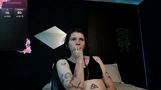 pretty cristal69 online show from 13, 2, 2026