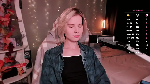 Snapshot of enigma_mia chatting on 10, 11, 2025 enigma mia online show from 10, 11, 2025