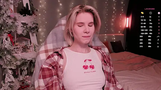 Snapshot of enigma_mia chatting on 21, 12, 2025 enigma mia online show from 21, 12, 2025