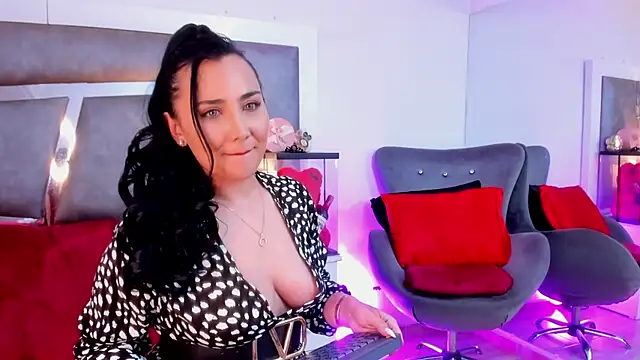 Evangeline Taylorr online show from 8, 2, 2025