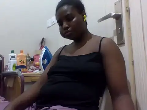 Snapshot of queenzuena chatting on 21, 5, 2026 queenzuena online show from 21, 5, 2026
