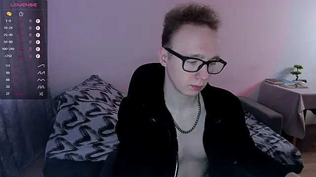 Alex silents online show from 3, 2, 2025