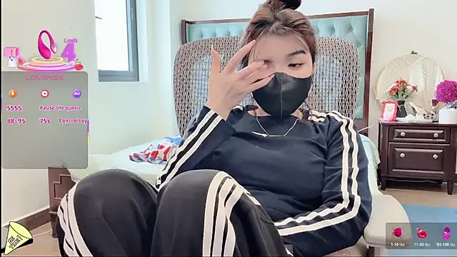 Snapshot of Berrysweet_68 chatting on 6, 11, 2025 Berrysweet 68 online show from 6, 11, 2025