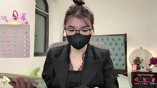 Snapshot of Berrysweet_68 chatting on 8, 11, 2025 Berrysweet 68 online show from 8, 11, 2025