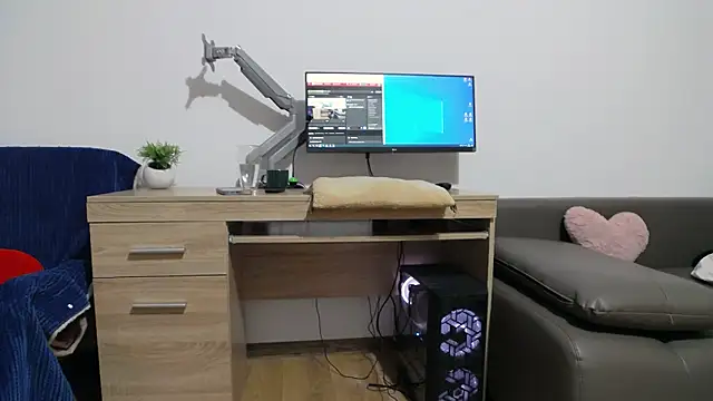 Snapshot of KarlyGray10 chatting on 10, 12, 2024 KarlyGray10 online show from 10, 12, 2024