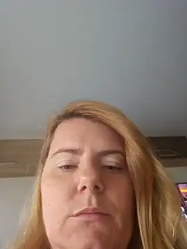 Snapshot of KarlyGray10 chatting on 3, 10, 2025 KarlyGray10 online show from 3, 10, 2025