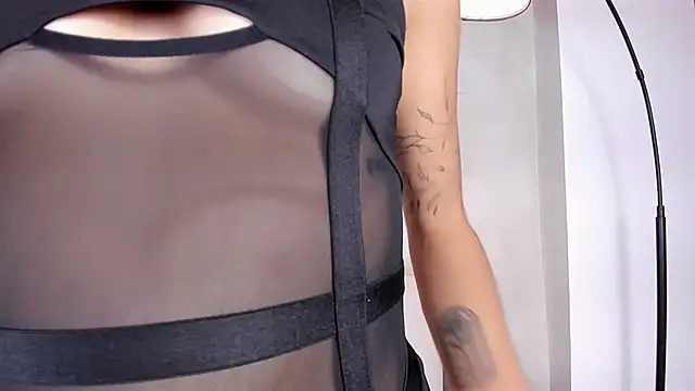 Snapshot of honeyhot69__ chatting on 4, 1, 2025 honeyhot69 online show from 4, 1, 2025